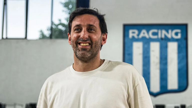 De ídolos a presidente: Qué emblemáticos ex jugadores se convirtieron en la máxima autoridad de su club en el fútbol argentino?
