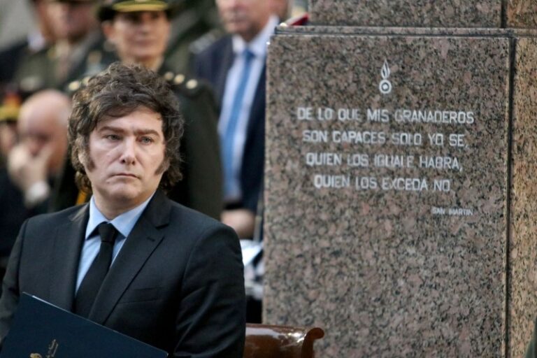 El índice de confianza en Milei se desplomó un 5,4% en marzo