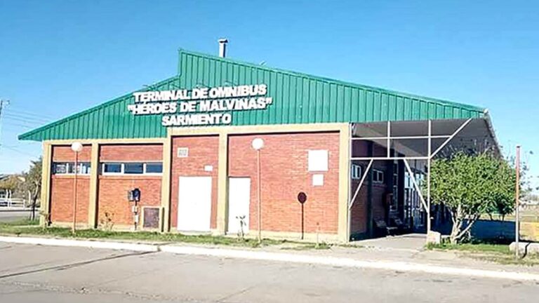 Un juez ordenó que se mude de ciudad por amenazar a su expareja