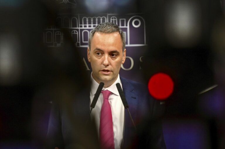 El verdadero motivo por el que Adorni no quiere ser candidato