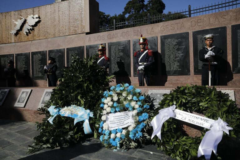 Cartas de lectores: Una causa común, defensa institucional, el papel de Pro