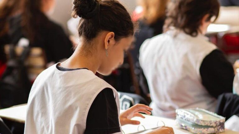 La Ciudad lanzó la plataforma «Escuela en familia»: de qué se trata