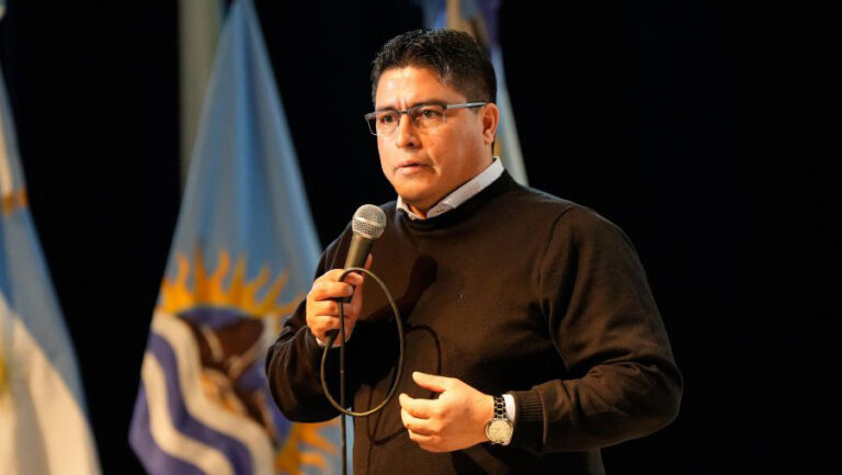 Vidal impulsa la exploración del 80% del Macizo del Deseado