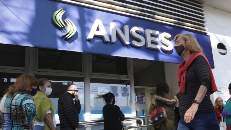 ANSES: quienes cobran sus haberes este lunes 7 de abril
