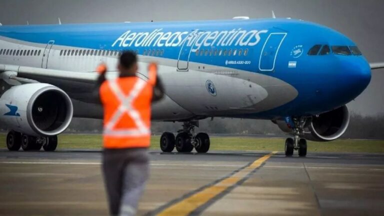 Aerolíneas Argentinas suspendió una medida de fuerza para semana santa