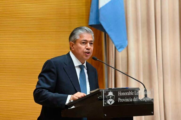 Rolando Figueroa reclamó autodeterminación y regalías justas para Neuquén