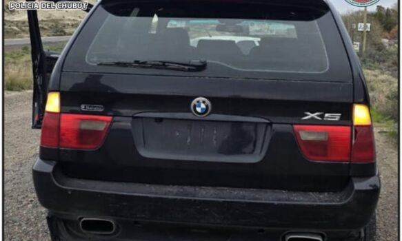 Recuperan camioneta BMW robada en un control de tránsito en la Ruta 3