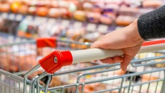 Las ventas en supermercados en abril aumentaron 8,9% con respecto al año pasado