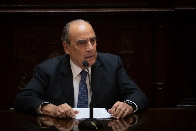 Guillermo Francos expone el informe de gestión del Gobierno ante el Senado