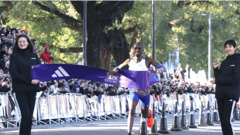 El ugandés Jacob Kiplimo ganó la Media Maratón de Buenos Aires