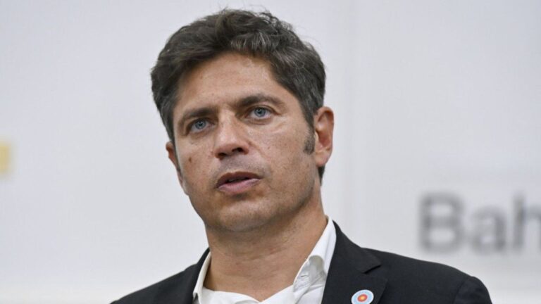 Axel Kicillof apuntó a Conmebol tras la violencia en el estadio de Independiente: «El que suspende o no es…»