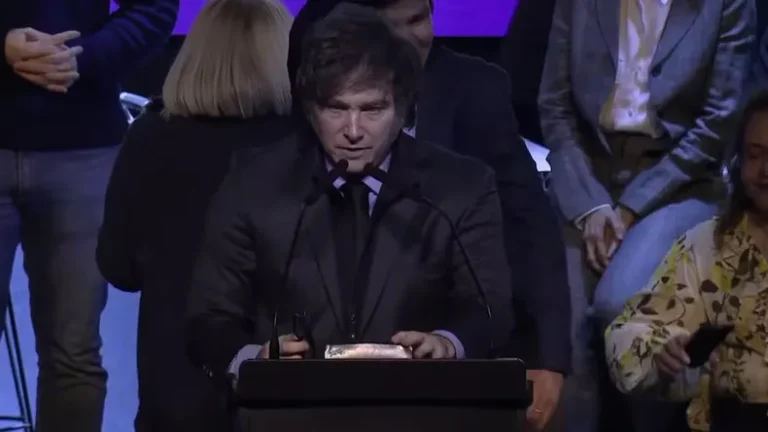 Con un discurso en «modo campaña» Milei evitó hablar del escándalo de las coimas