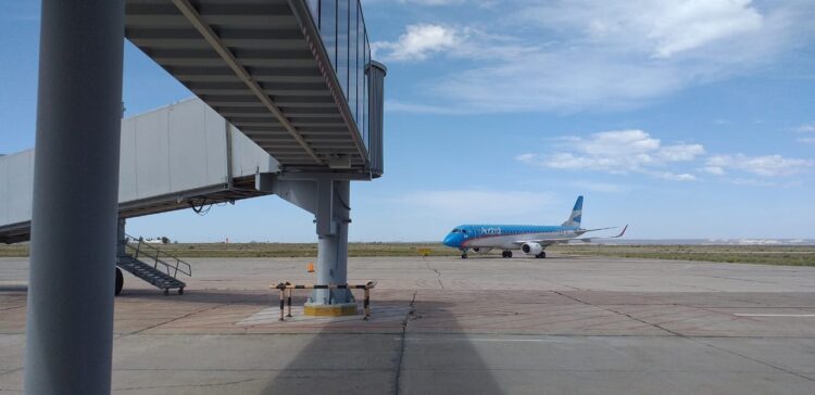 Merino adelantó que sería inminente la habilitación para el movimiento de cargas a través del Aeropuerto de Trelew