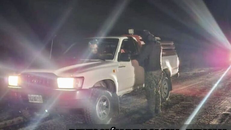 Volvía del campo con un potrillo despostado