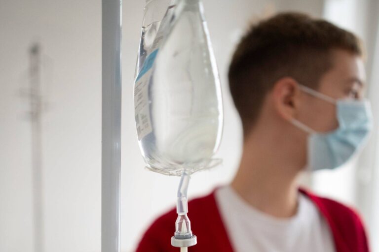 La Anmat clausuró un laboratorio por «desvíos de calidad» en un suero