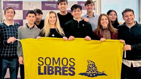 La voz de Karina se escucha en nuevos audios y empeora la interna para defenderla