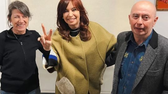 Con una foto junto al Indio Solari, el kirchnerismo pide votar «como si Ella estuviera en la lista»