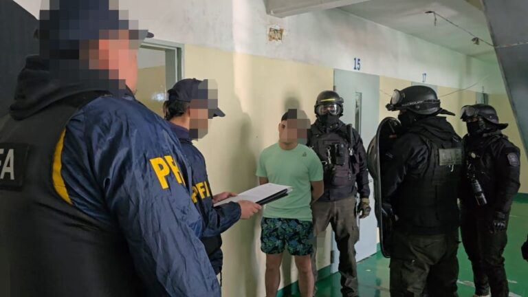 Desde la cárcel de Trelew extorsionó a un vecino de Esquel