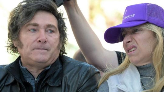 Javier Milei cargó contra periodistas «que se disfrazan de espías»