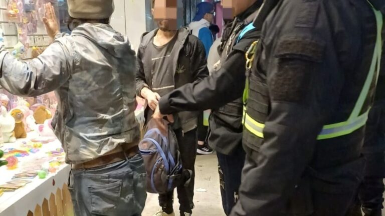 Detenidos por hurtar mercadería en una panadería céntrica