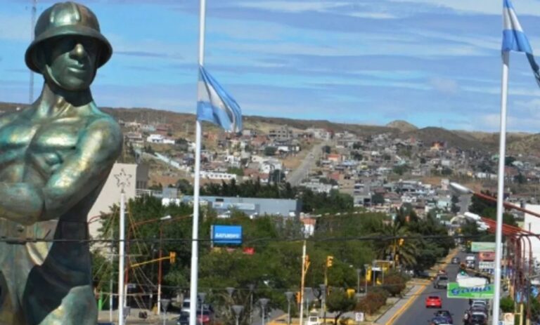 Buscan desesperadamente hace nueve días a un adolescente que desapareció en Caleta Olivia