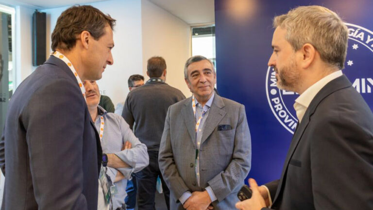 Santa Cruz presenta licitación de áreas hidrocarburíferas estratégicas en la Expo AOG 2025