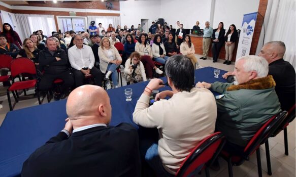 Estamos transformando Trelew con formación y logística, afirmó Merino tras firma de acuerdo con el Centro de Aviación