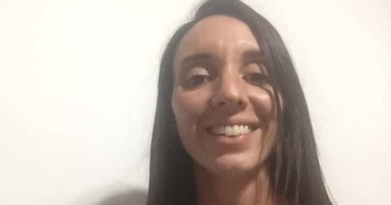 Papá, mamá y su hijo único a juicio por matar a una mujer y quemar su cuerpo en una parrilla