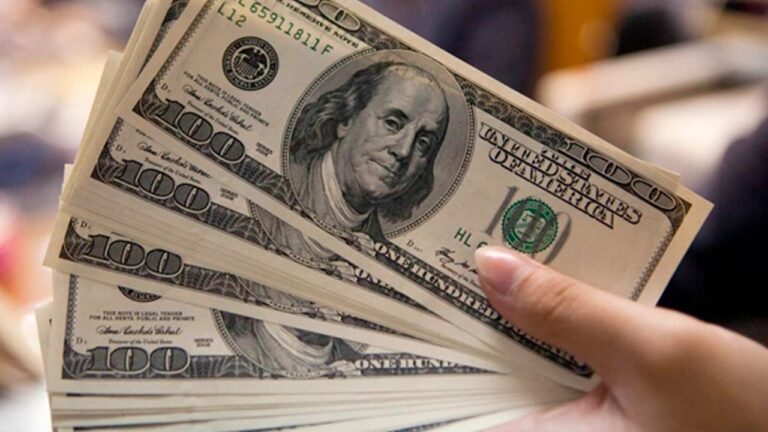 El dólar comenzó la semana en alza: a cuánto cotiza este 29 de septiembre?