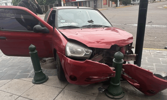 Chocó y se dio a la fuga