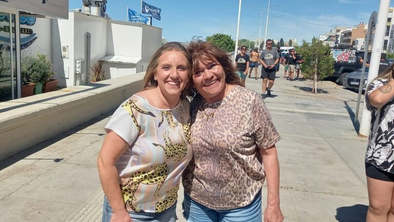 Paula Bernini disfruta del sol y las ballenas en Puerto Madryn: Contenta con la buena onda de la gente