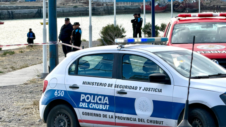 Hallaron sin vida a una mujer en los acantilados de la Costanera