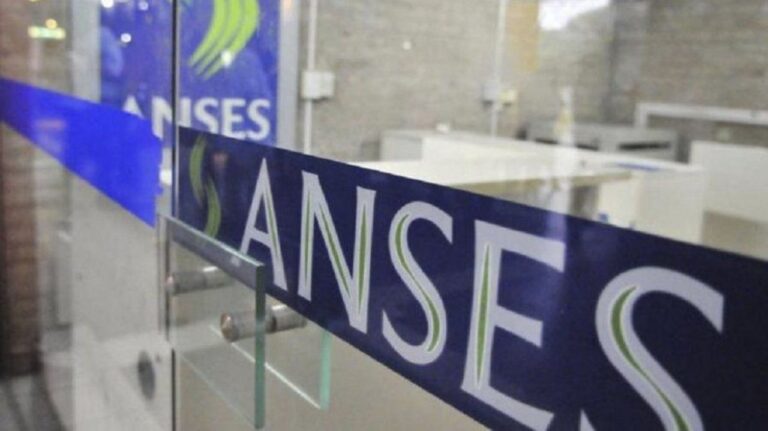 ANSES lanzó una alerta por estafas a jubilados: cómo identificar contactos falsos
