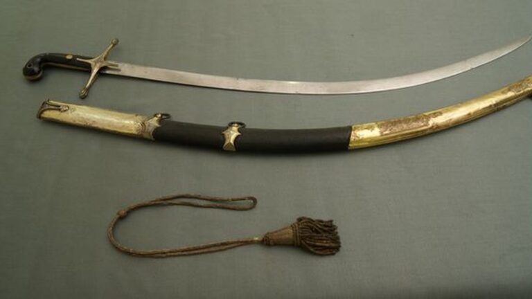 Historiadores repudian el traslado del sable corvo de San Martín y piden que vuelva al Museo Histórico Nacional
